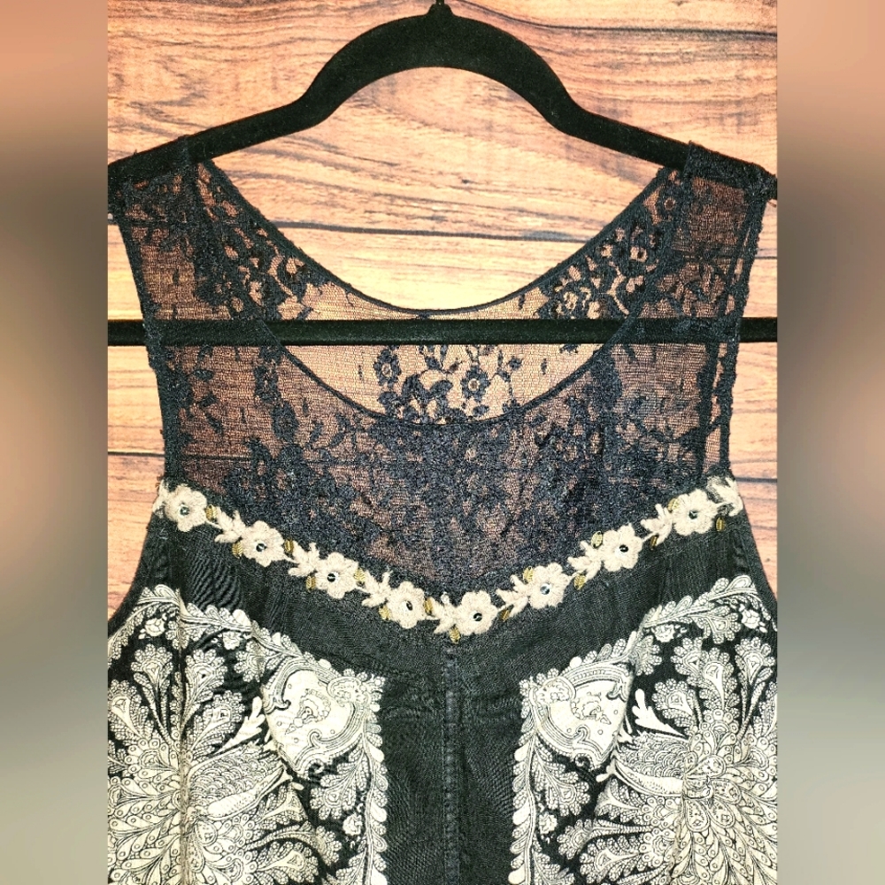 Free People Black & Cream Patterned Sleeveless Midi w/ Lace Accents Size Small - Picture 2 of 8